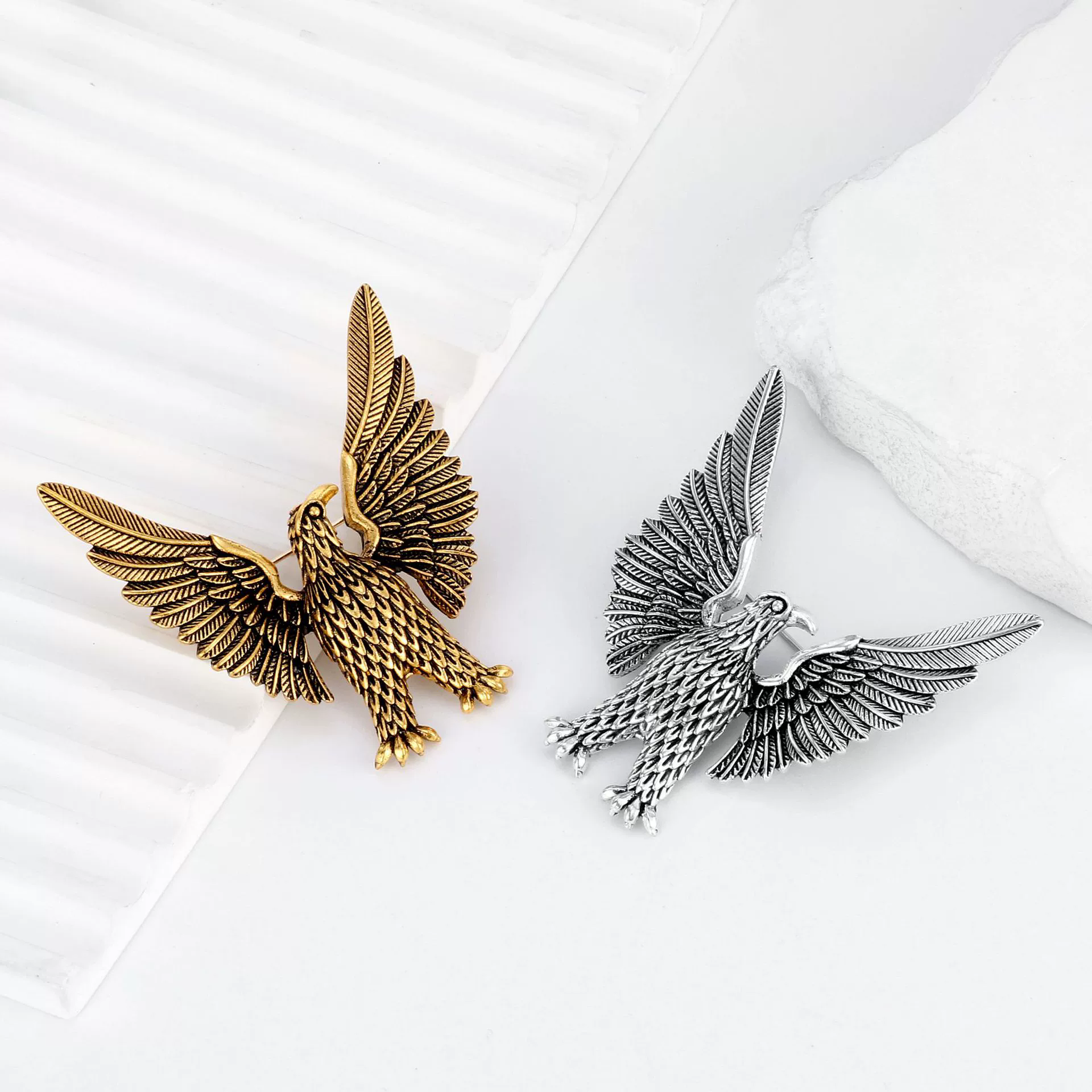 Rhinestone Eagle Pins for Wome - Women'S Eagles Accessories 评论和价格