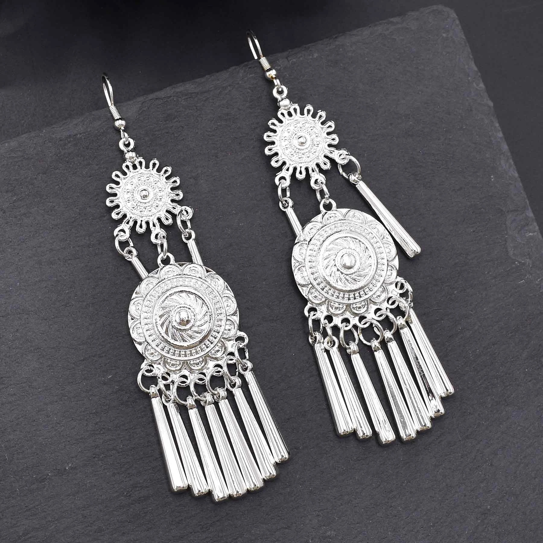 Miao Silvery Alloy Small Horn  - Women Accessories Pakistan 评论和价格