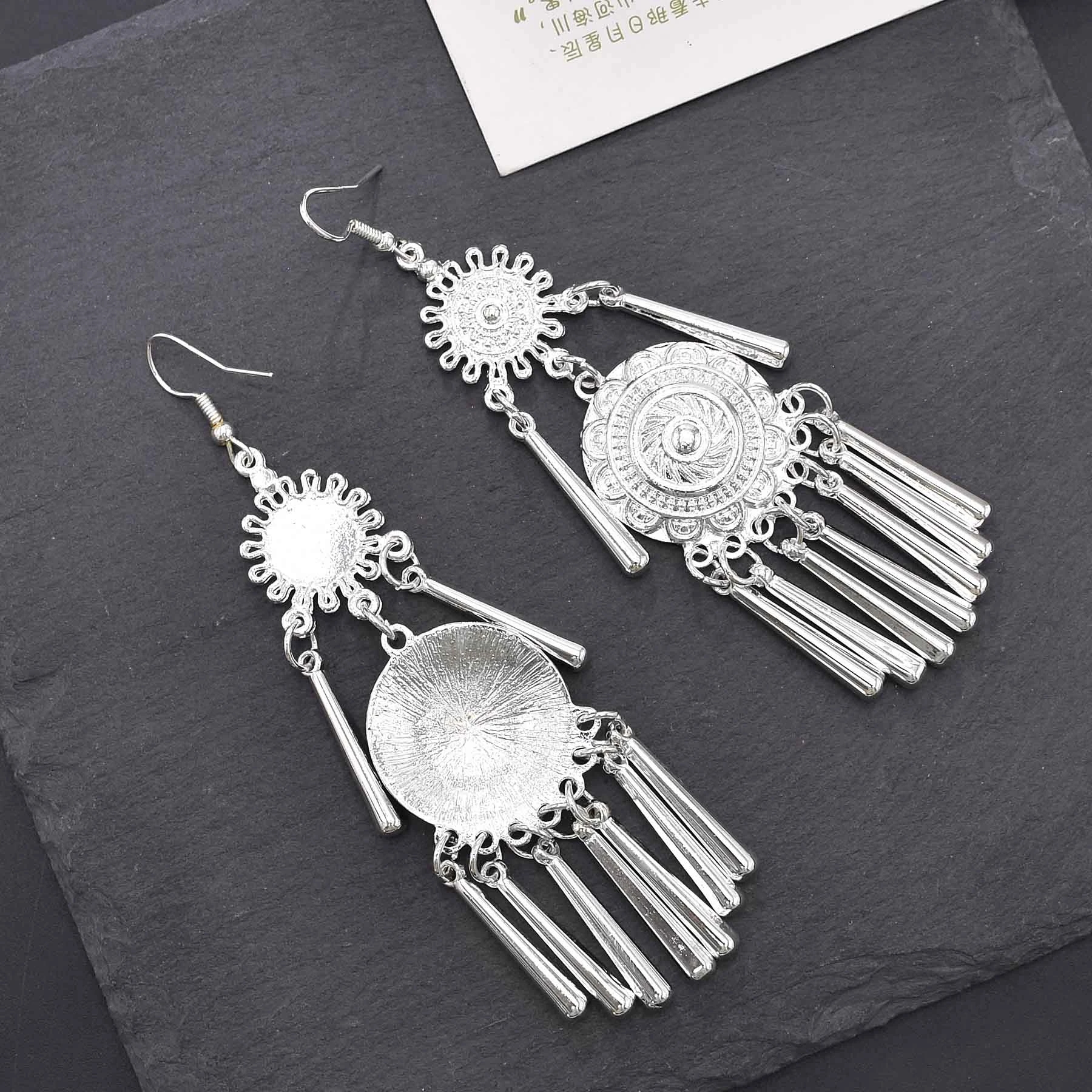 Miao Silvery Alloy Small Horn  - Women Accessories Pakistan 评论和价格